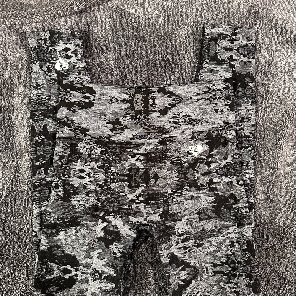 Women’s best Stylish Gray Camouflage Leggings